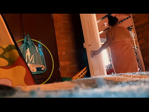 ❤️ Mon oncle me suit dans la douche, il me baise pendant que je prends une douche. ❤❌ Fucking at us ️❤