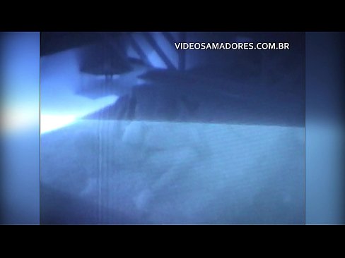 ❤️ Un mari filme sa femme en train de baiser son voisin et découvre qu'il est cocu. ❤❌ Fucking at us ️❤