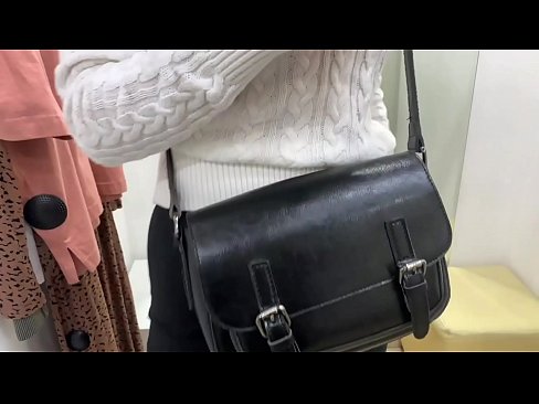 ❤️ Masturbation publique de la jeune salope FeralBerry avec un gode dans la cabine d'essayage ❤❌ Fucking at us ️❤