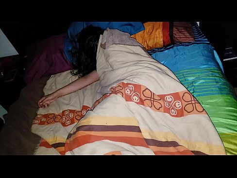 ❤️ Beau-fils réprimandant sa jeune belle-mère pendant qu'elle dort. ❤❌ Fucking at us ️❤